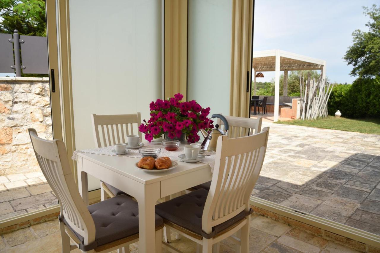 Trullo Delle Querce Suite Private Pool マルティナ・フランカ エクステリア 写真