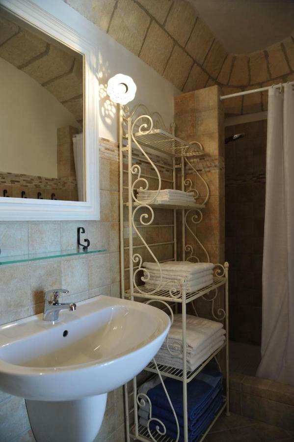 Trullo Delle Querce Suite Private Pool マルティナ・フランカ エクステリア 写真