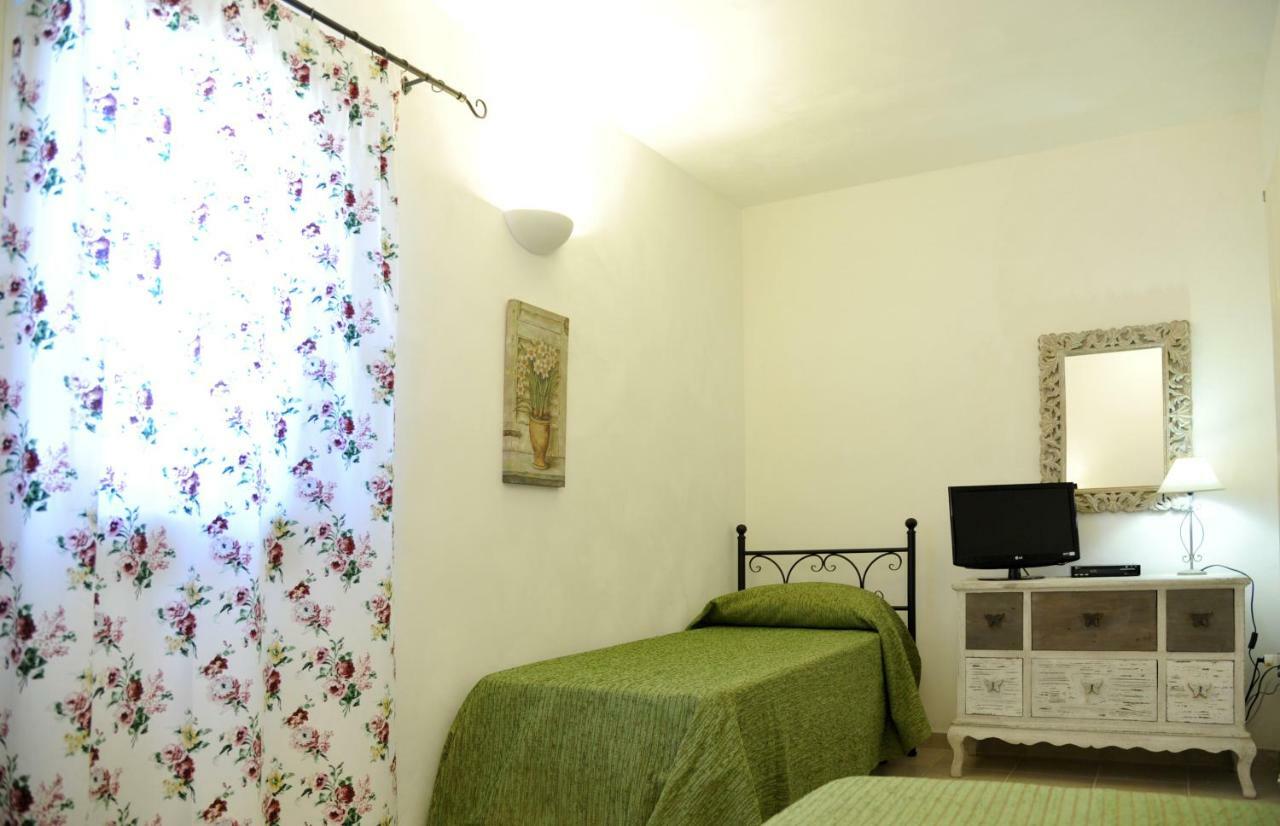 Trullo Delle Querce Suite Private Pool マルティナ・フランカ エクステリア 写真