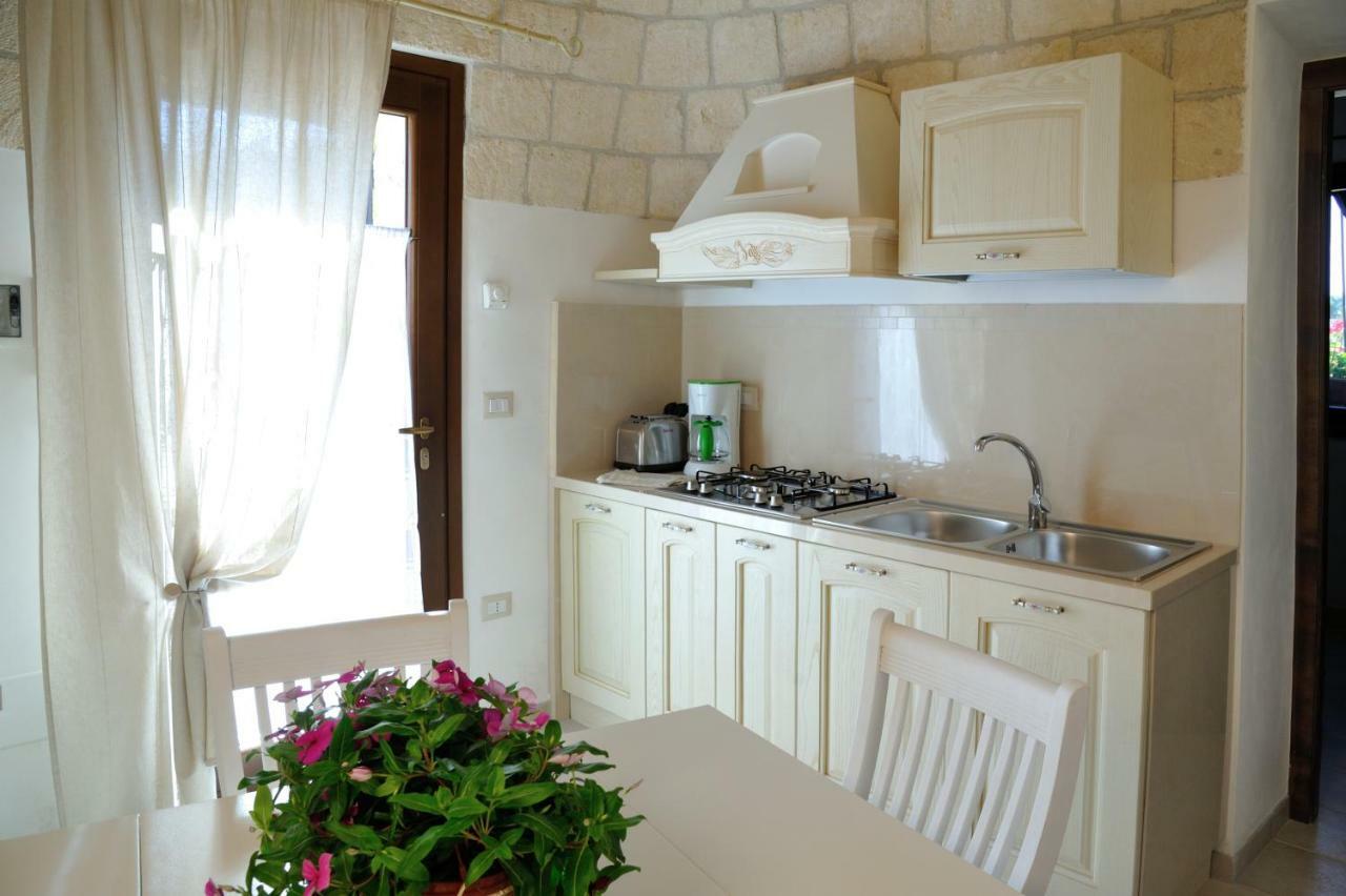 Trullo Delle Querce Suite Private Pool マルティナ・フランカ エクステリア 写真